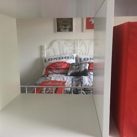 Buckingham Palace Apartman, Debrecen Buitenkant foto
