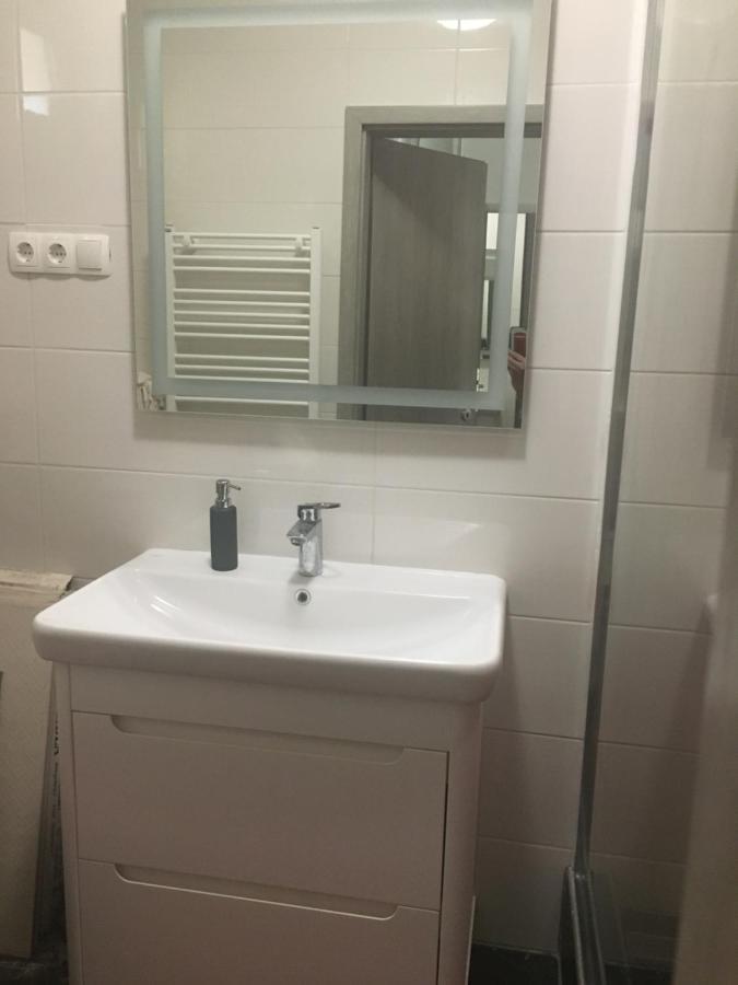Buckingham Palace Apartman, Debrecen Buitenkant foto