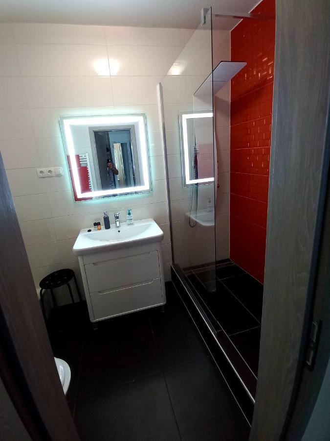 Buckingham Palace Apartman, Debrecen Buitenkant foto